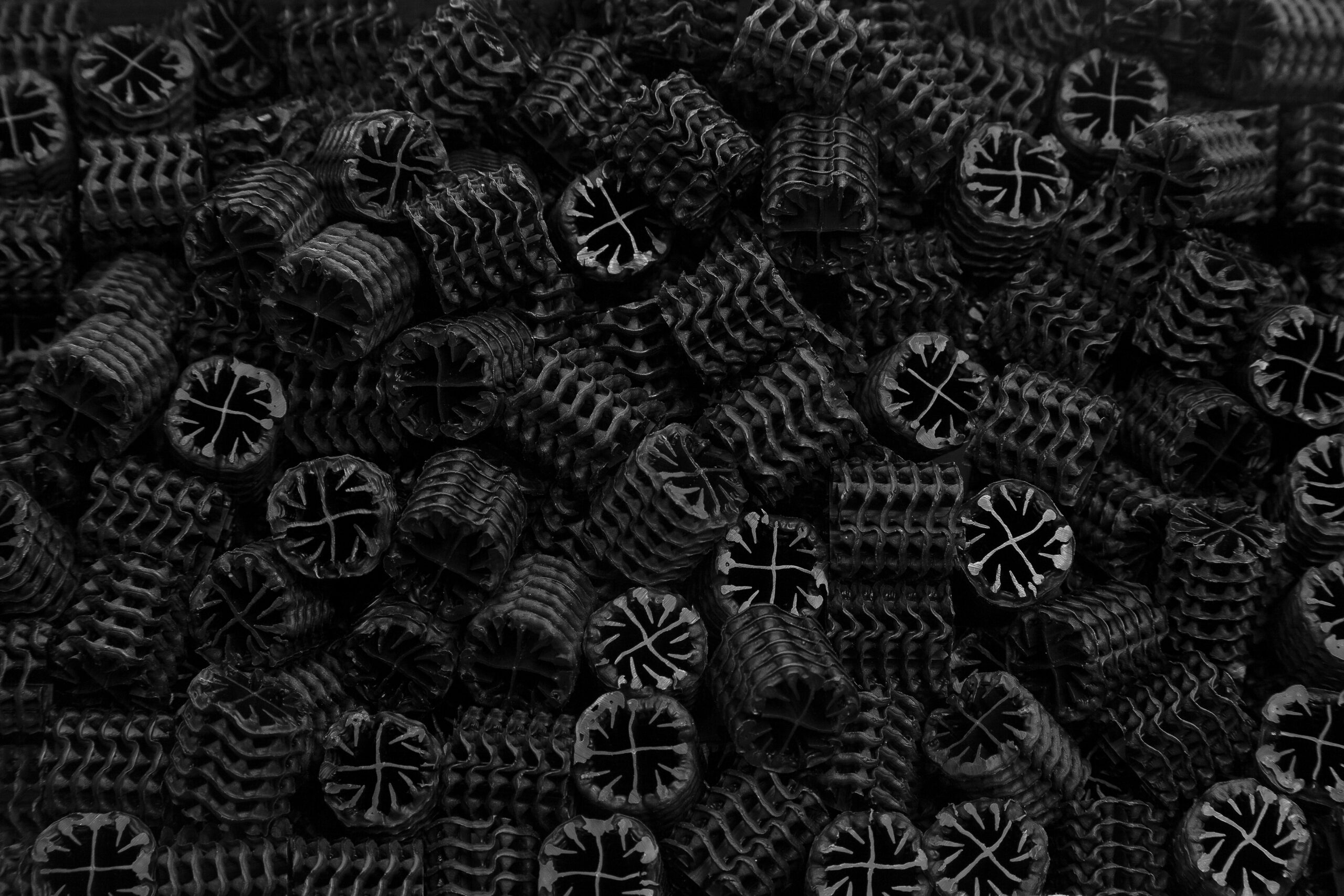 HX-KLL-17 schwarz schwimmend/bewegt